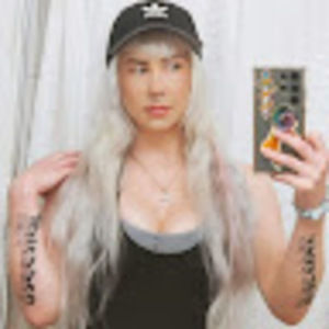 Meet your Posher, Courtney